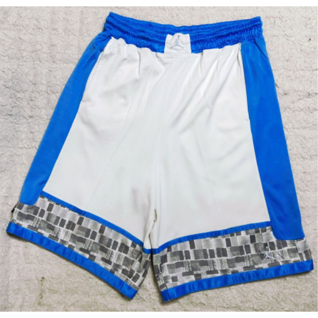 JORDAN WHITE SIZE L SHORTS