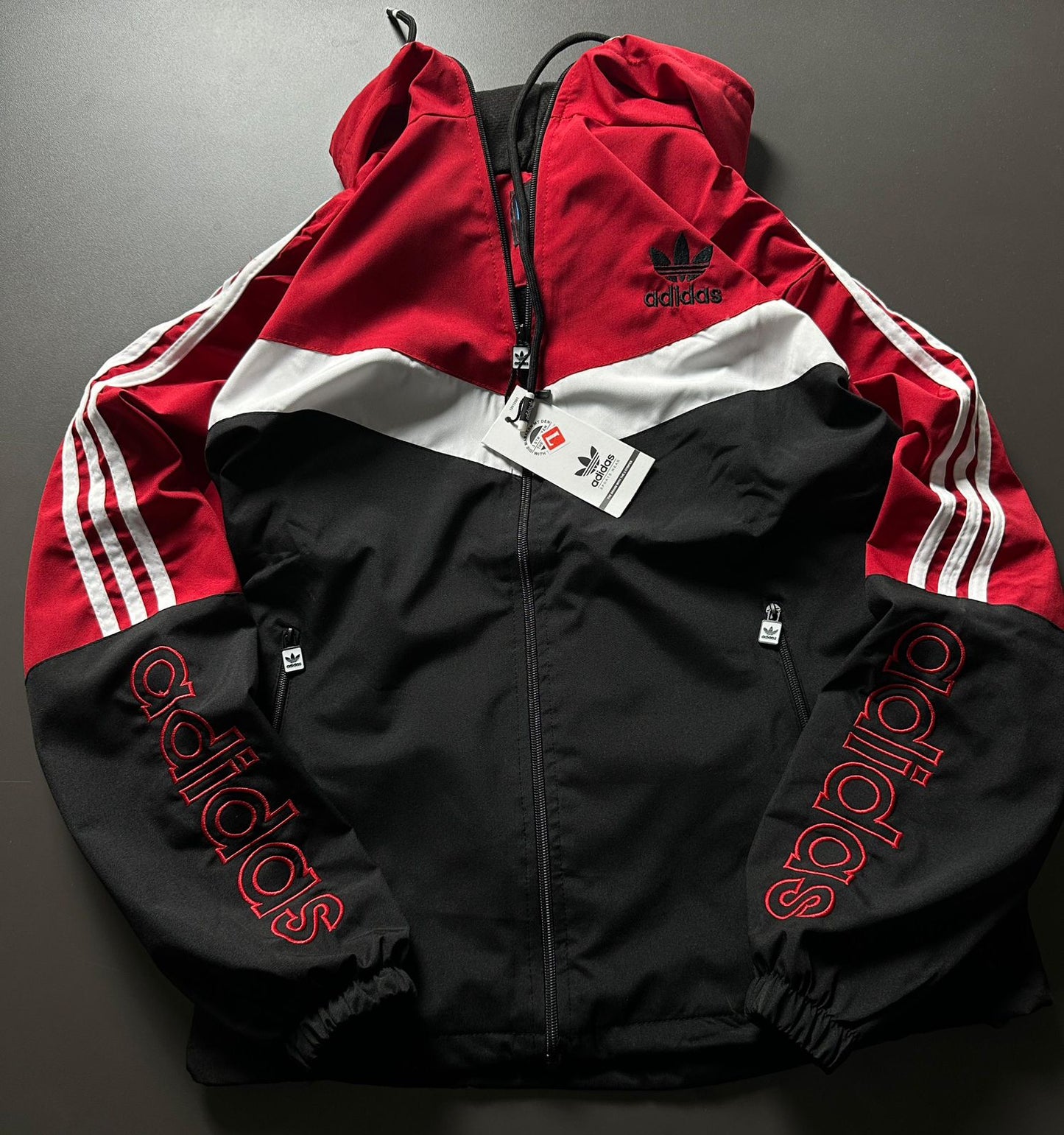 ADIDAS ORIGINALS RED BLACK WHITE WINDBREAKER  JACKET FULL ZIP ( Waterproof)